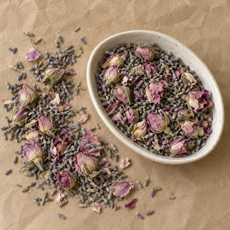 blomsterpotpurri med rosor och lavendel 1 Blomsterpotpurri med rosor och lavendel